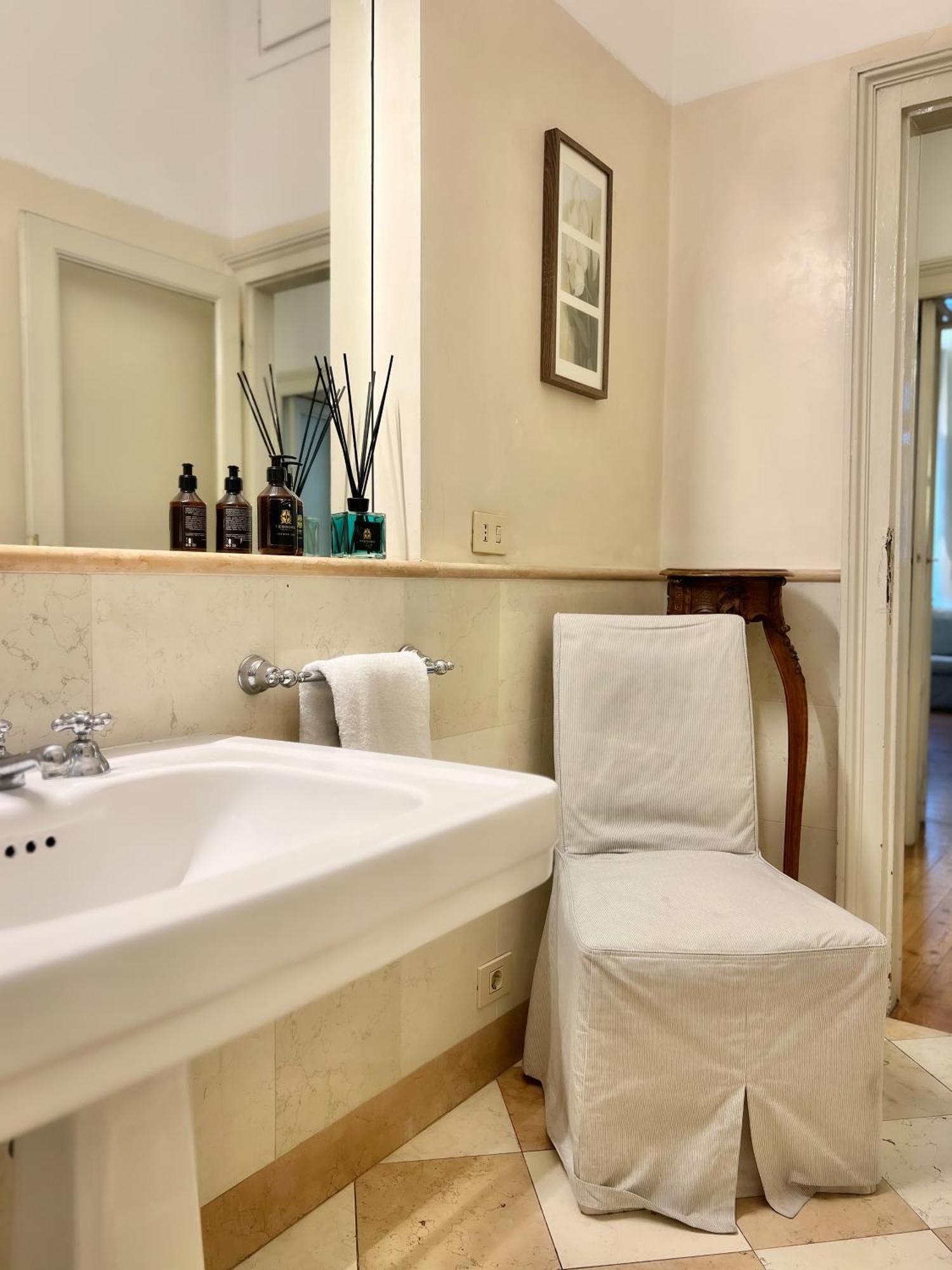 Comecasa 2 Bedrooms Apartment In Via Curtatone Милано Екстериор снимка