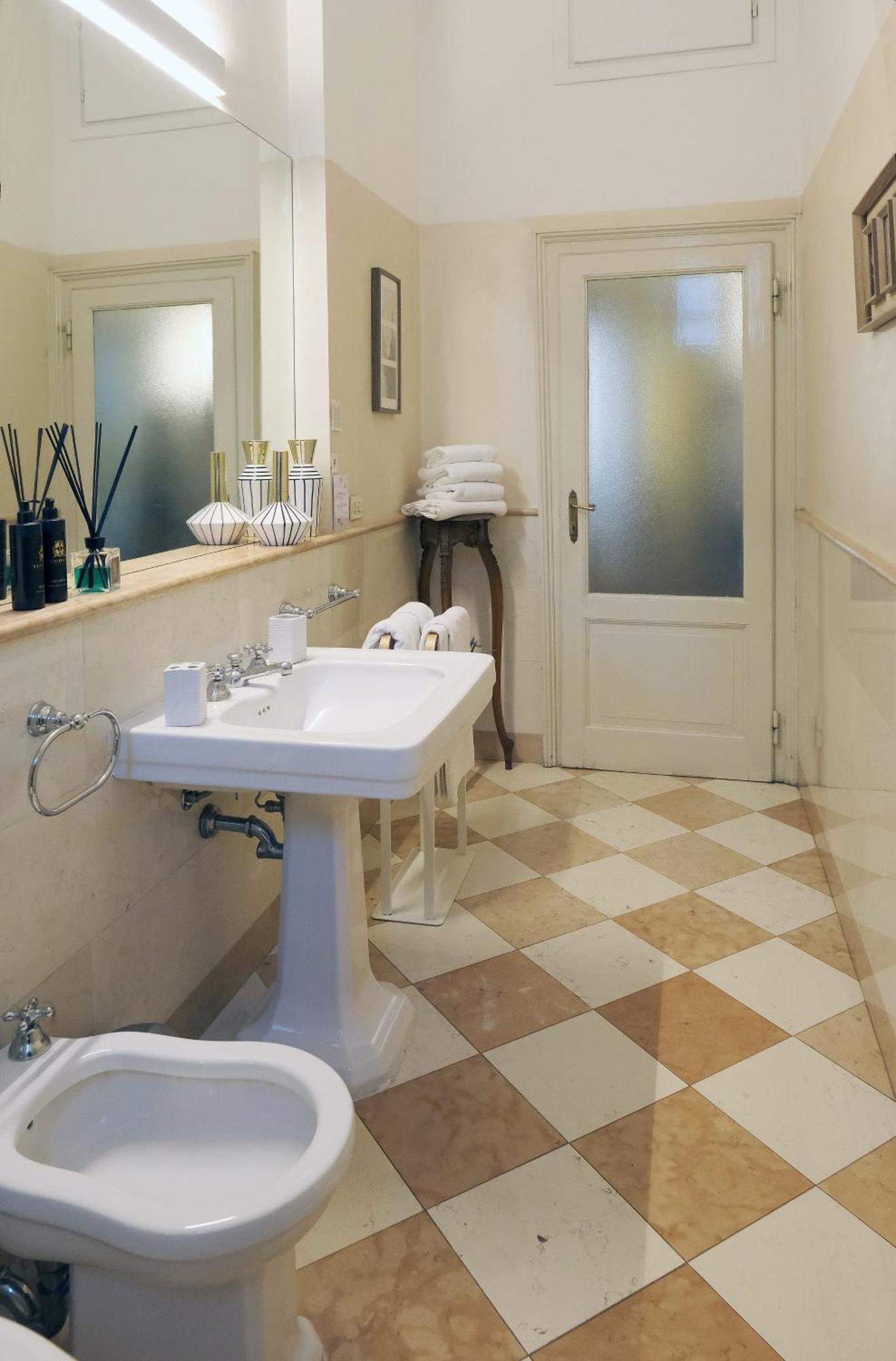 Comecasa 2 Bedrooms Apartment In Via Curtatone Милано Екстериор снимка